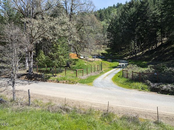 740 Warner Road, Wolf Creek, OR 97497