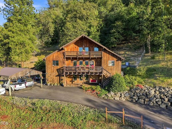 466 Laurel Drive, Roseburg, OR 97471