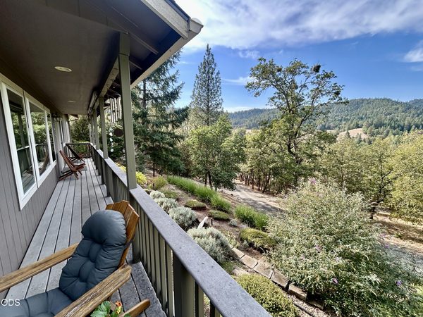 8129 Thompson Creek Road, Applegate, OR 97530