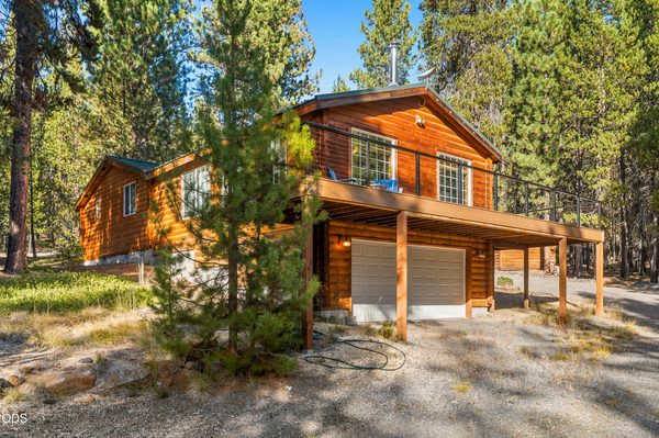 19152 Clear Springs Way, Crescent Lake, OR 97733
