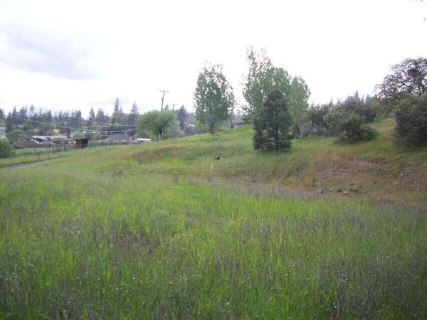 0 Train Lane, Shady Cove, OR 97539
