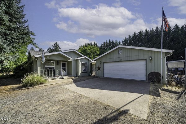 403 Black Tail Lane, Shady Cove, OR 97539